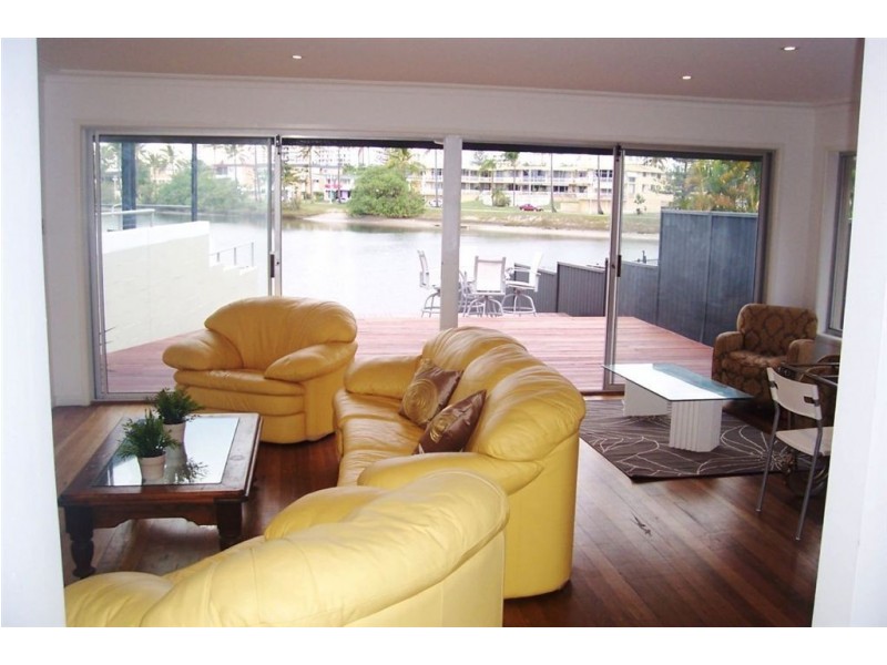 25 Sunrise Blvd, Surfers Paradise QLD 4217