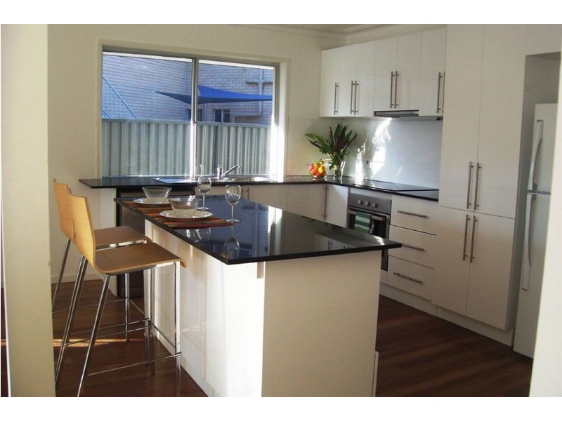 25 Sunrise Blvd, Surfers Paradise QLD 4217