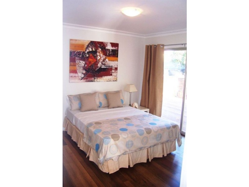 25 Sunrise Blvd, Surfers Paradise QLD 4217