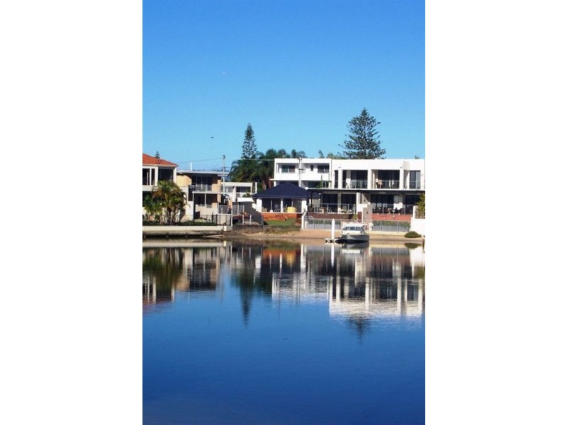 25 Sunrise Blvd, Surfers Paradise QLD 4217