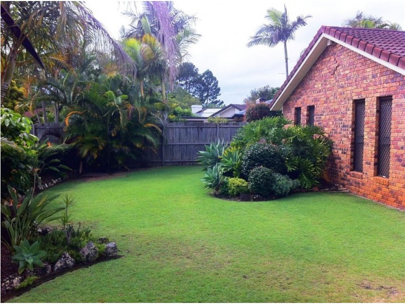 5 Wagin Court, Mermaid Waters QLD 4218