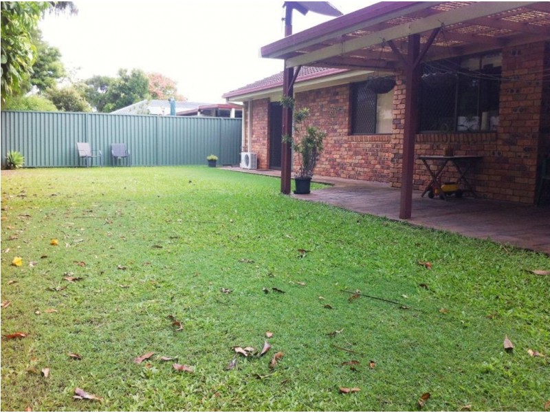 5 Wagin Court, Mermaid Waters QLD 4218