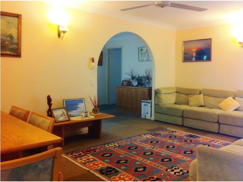 5 Wagin Court, Mermaid Waters QLD 4218