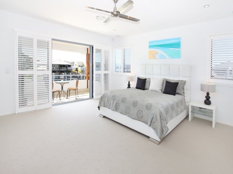 23 Middle Quay Drive, Biggera Waters QLD 4216