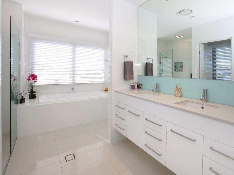 23 Middle Quay Drive, Biggera Waters QLD 4216