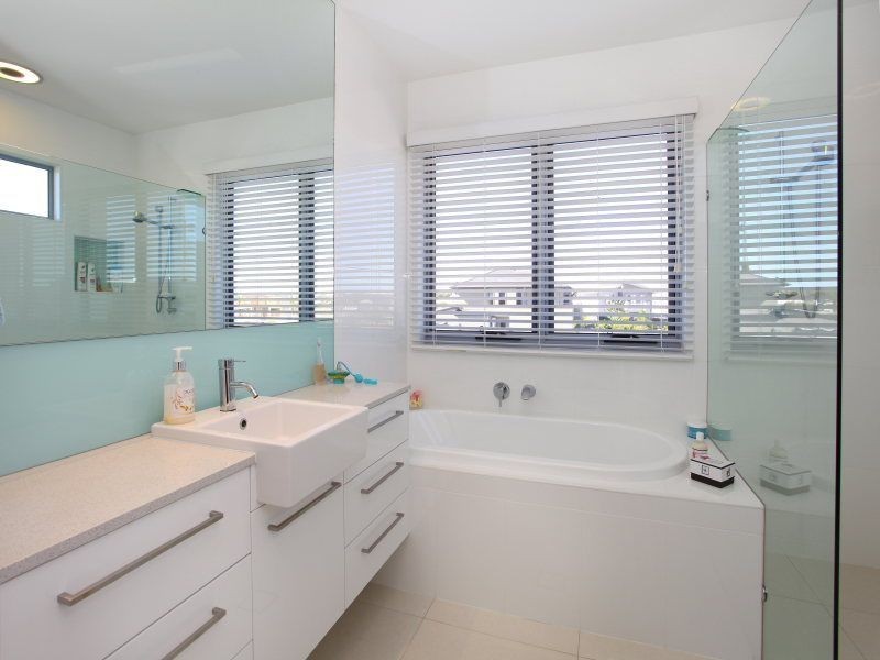 23 Middle Quay Drive, Biggera Waters QLD 4216