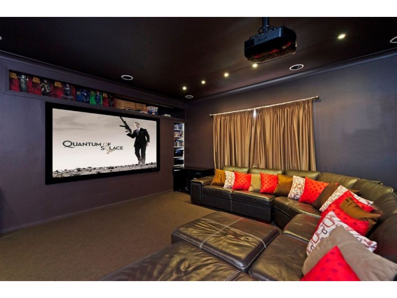 63 Pebble Beach Drive, Runaway Bay QLD 4216