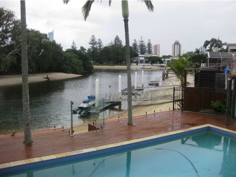 12 Beverley Cres, Broadbeach Waters QLD 4218