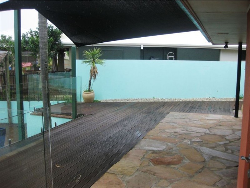 12 Beverley Cres, Broadbeach Waters QLD 4218