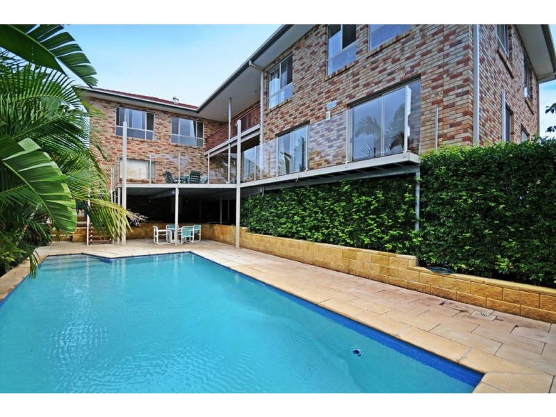 33 Kincaid Drive, Highland Park QLD 4211