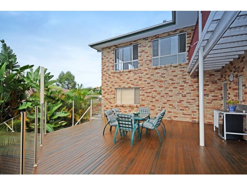 33 Kincaid Drive, Highland Park QLD 4211