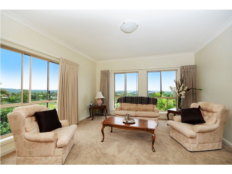 33 Kincaid Drive, Highland Park QLD 4211