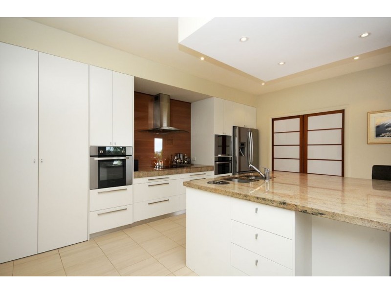 33 Kincaid Drive, Highland Park QLD 4211