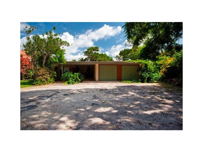 207-209 Monaco Street, Broadbeach Waters QLD 4218