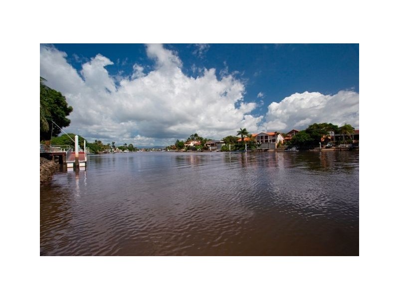 207-209 Monaco Street, Broadbeach Waters QLD 4218