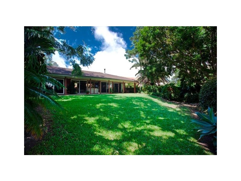 207-209 Monaco Street, Broadbeach Waters QLD 4218