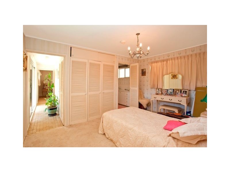 207-209 Monaco Street, Broadbeach Waters QLD 4218