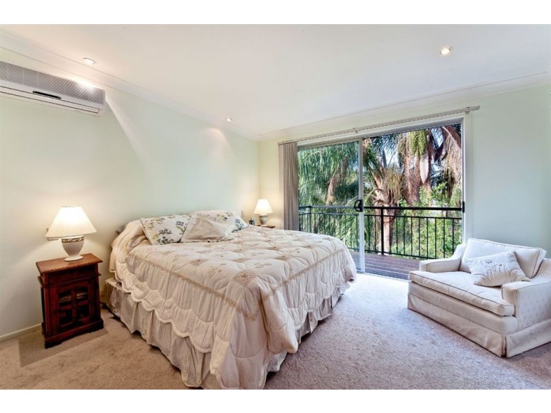 64 River Crescent, Broadbeach Waters QLD 4218