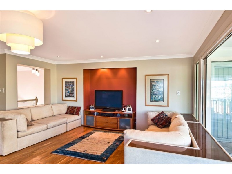 64 River Crescent, Broadbeach Waters QLD 4218