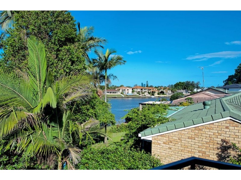 64 River Crescent, Broadbeach Waters QLD 4218