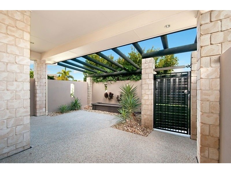 5/2 Marciana Crescent, Varsity Lakes QLD 4227
