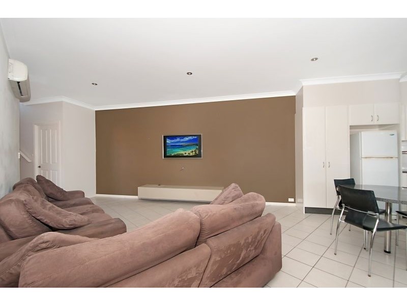 5/2 Marciana Crescent, Varsity Lakes QLD 4227