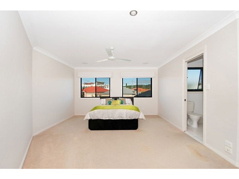 5/2 Marciana Crescent, Varsity Lakes QLD 4227