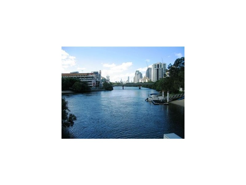 4/7 Orvieto Ave, Mermaid Waters QLD 4218