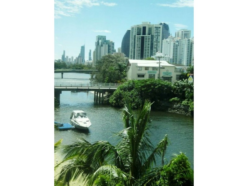 4/7 Orvieto Ave, Mermaid Waters QLD 4218