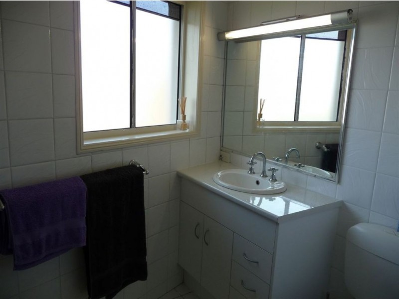 4/7 Orvieto Ave, Mermaid Waters QLD 4218