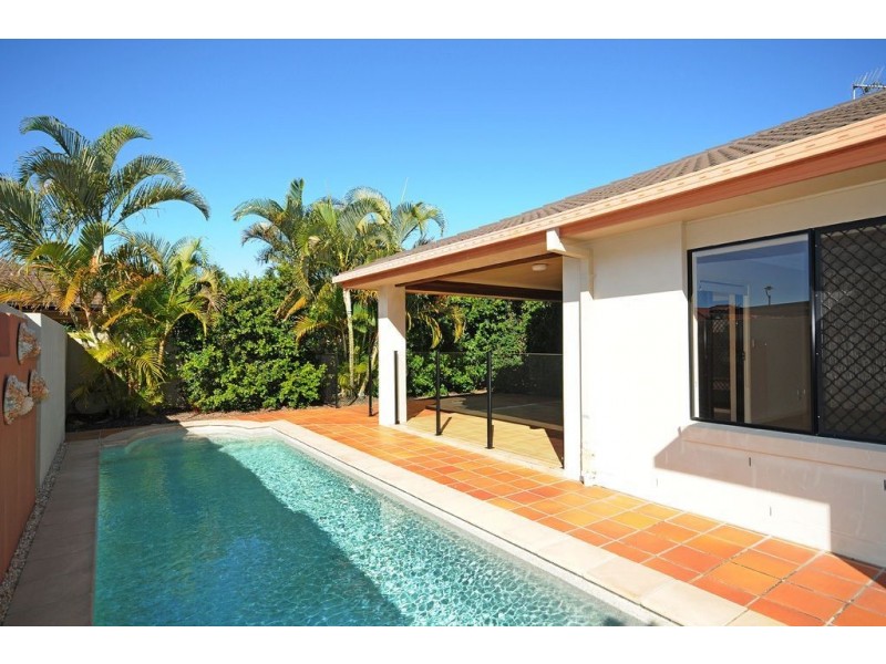 26 Rebholz drive, Benowa Waters QLD 4217