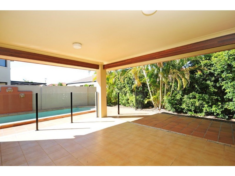 26 Rebholz drive, Benowa Waters QLD 4217