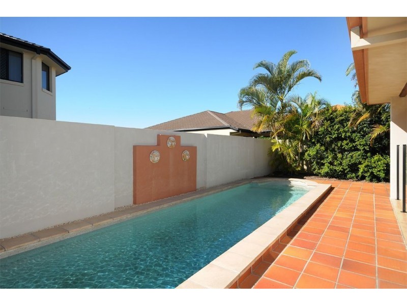 26 Rebholz drive, Benowa Waters QLD 4217