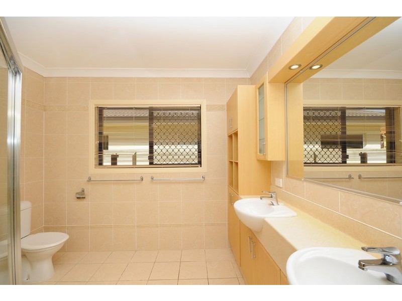 26 Rebholz drive, Benowa Waters QLD 4217