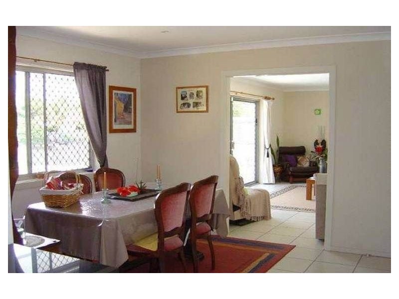 10 Moana Park Avenue, Broadbeach Waters QLD 4218