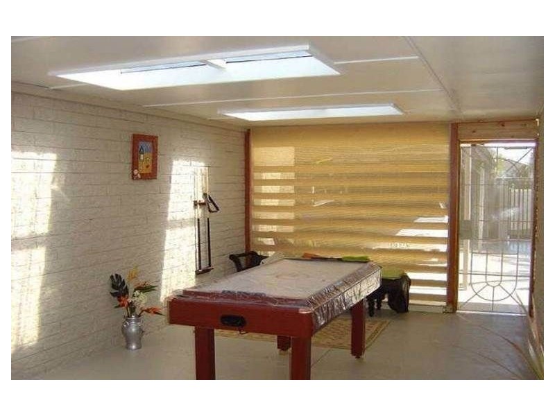 10 Moana Park Avenue, Broadbeach Waters QLD 4218