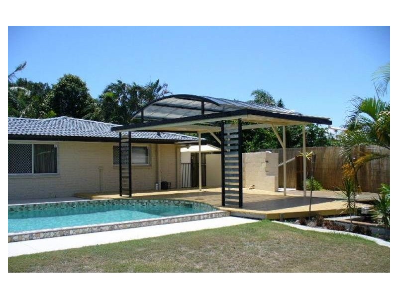 10 Moana Park Avenue, Broadbeach Waters QLD 4218