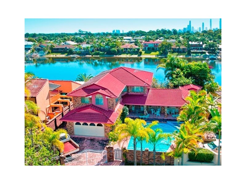 92 Waitomo Street, Broadbeach Waters QLD 4218