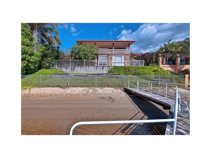 92 Waitomo Street, Broadbeach Waters QLD 4218