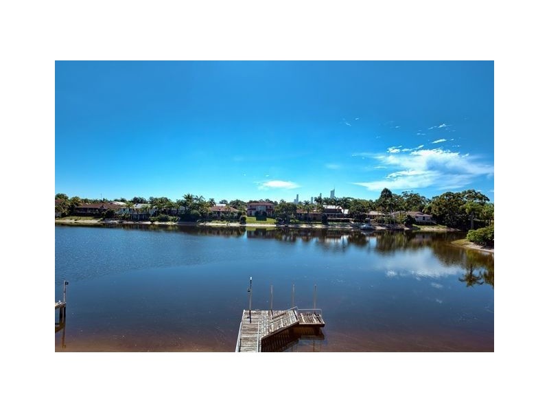 92 Waitomo Street, Broadbeach Waters QLD 4218
