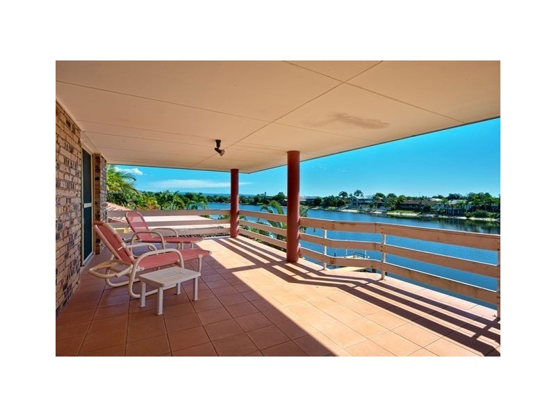 92 Waitomo Street, Broadbeach Waters QLD 4218