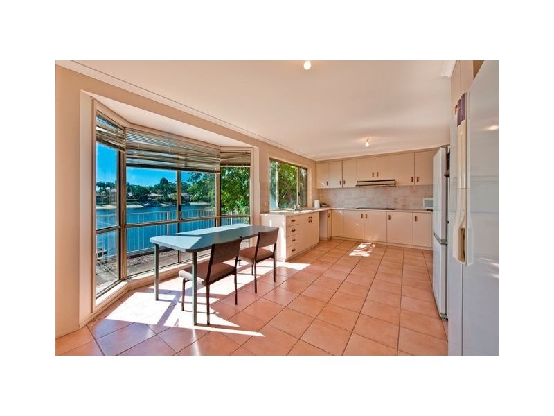 92 Waitomo Street, Broadbeach Waters QLD 4218