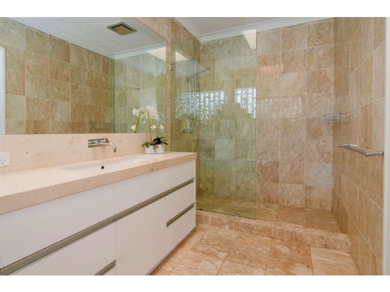 7 Via Roma, Isle Of Capri QLD 4217