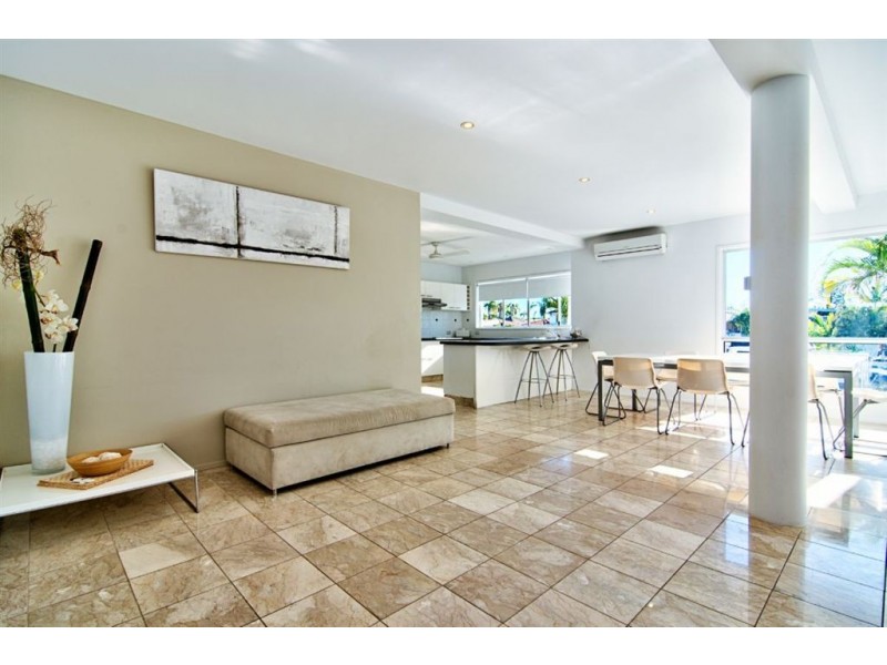 7 Via Roma, Isle Of Capri QLD 4217