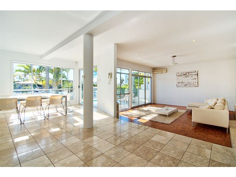 7 Via Roma, Isle Of Capri QLD 4217