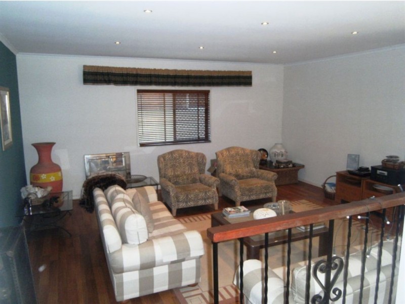 108 Waitomo Street, Broadbeach Waters QLD 4218