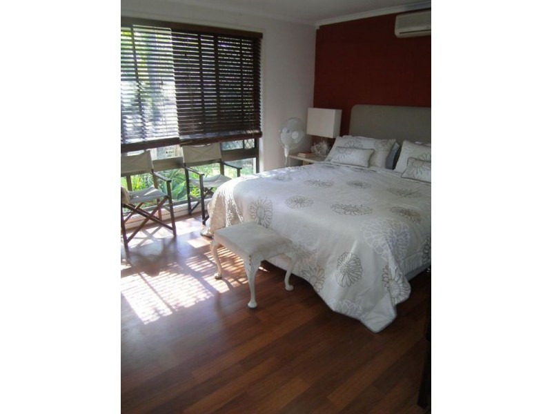 108 Waitomo Street, Broadbeach Waters QLD 4218