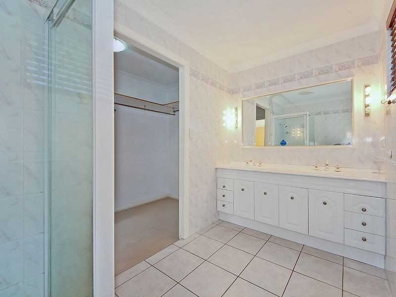 4 Rosemont Ave, Broadbeach Waters QLD 4218