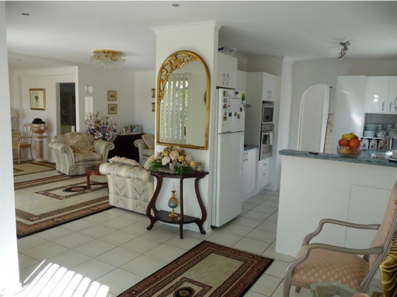 83 Vatakoula Parade, Mermaid Waters QLD 4218