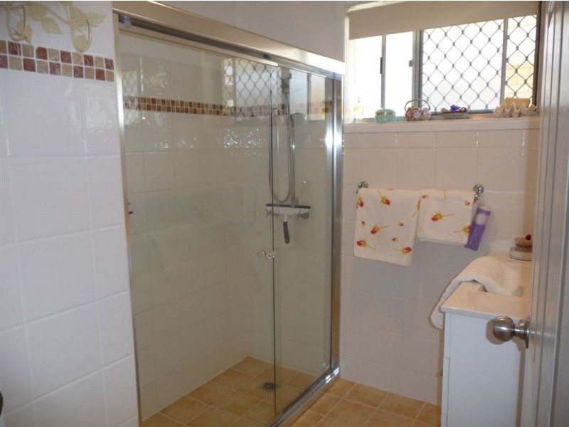 83 Vatakoula Parade, Mermaid Waters QLD 4218